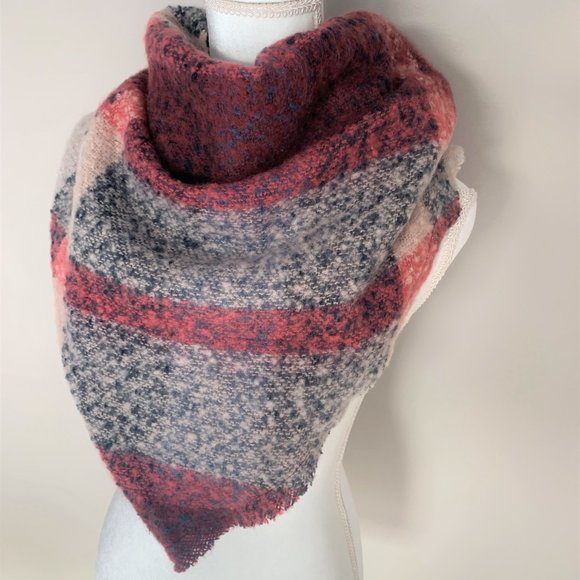 Amazingly Soft Triangle Scarf - Picture 3 of 4